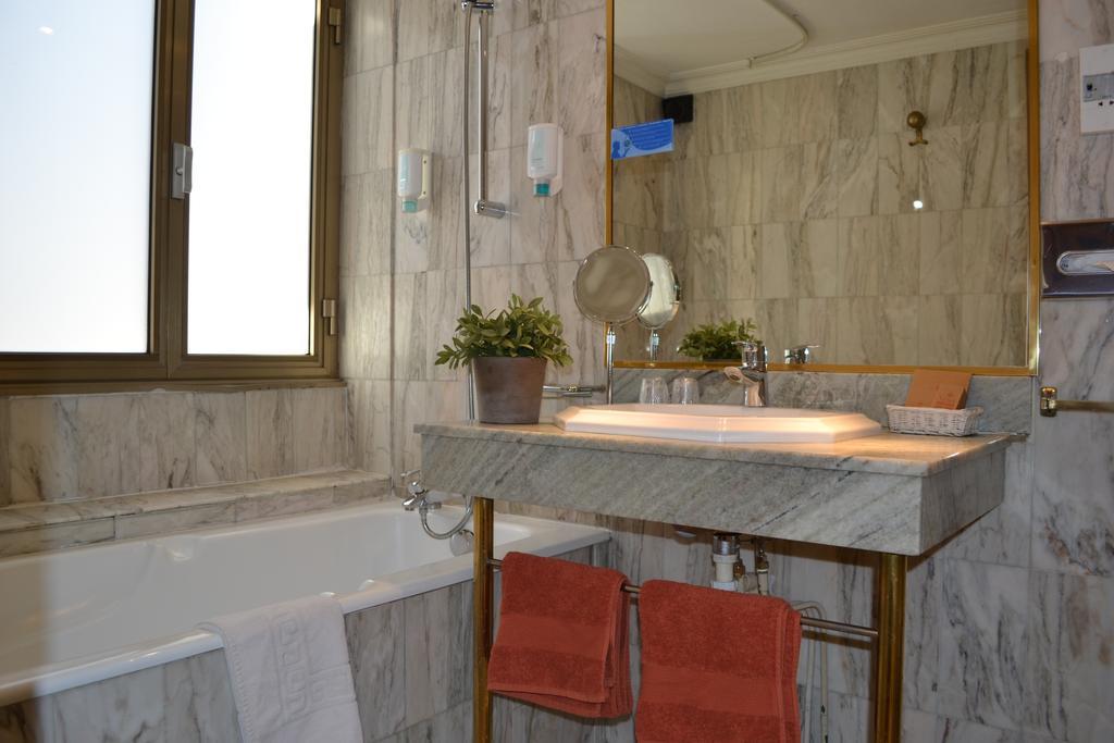 Saint Ferreol Hotel Marseille Room photo